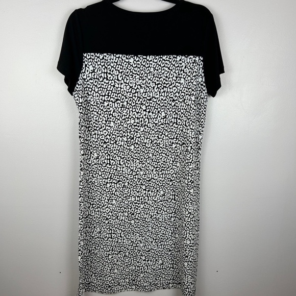 KARL LAGERFELD B&W Short Sleeve Shift Dress | Medium - Picture 7 of 10